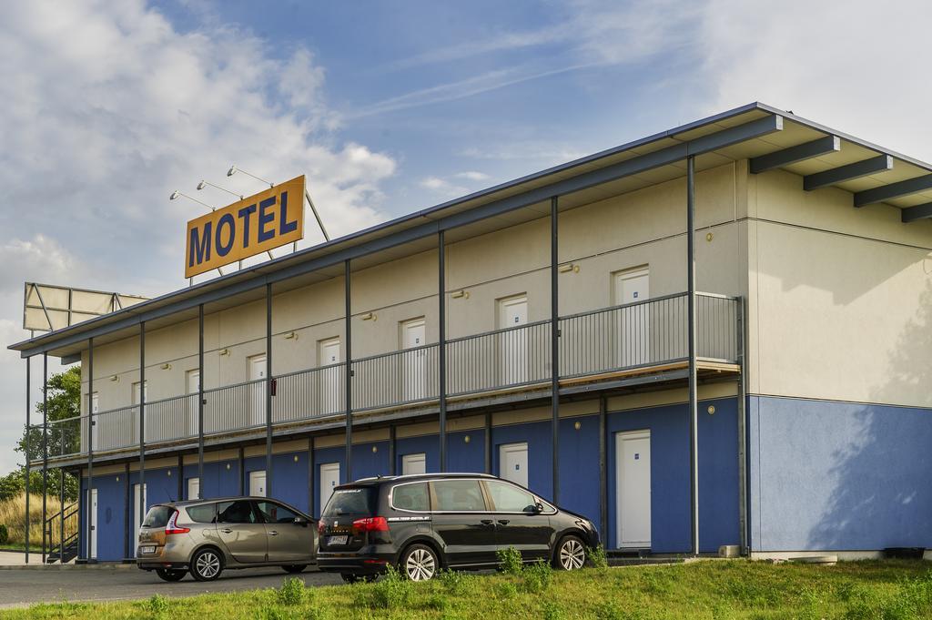 Tour-Motel Wilfersdorf  Екстериор снимка
