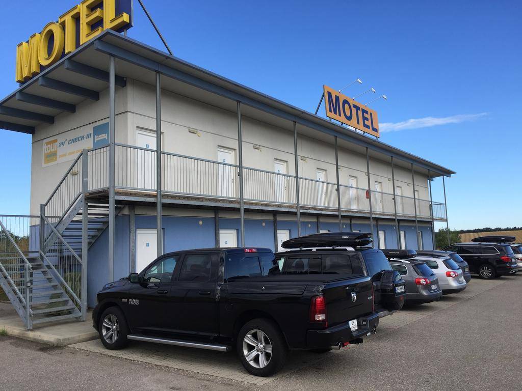 Tour-Motel Wilfersdorf  Екстериор снимка