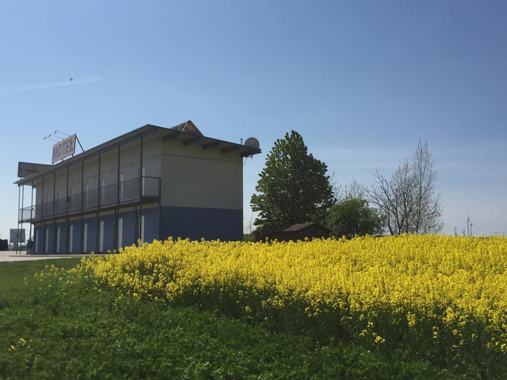 Tour-Motel Wilfersdorf  Екстериор снимка